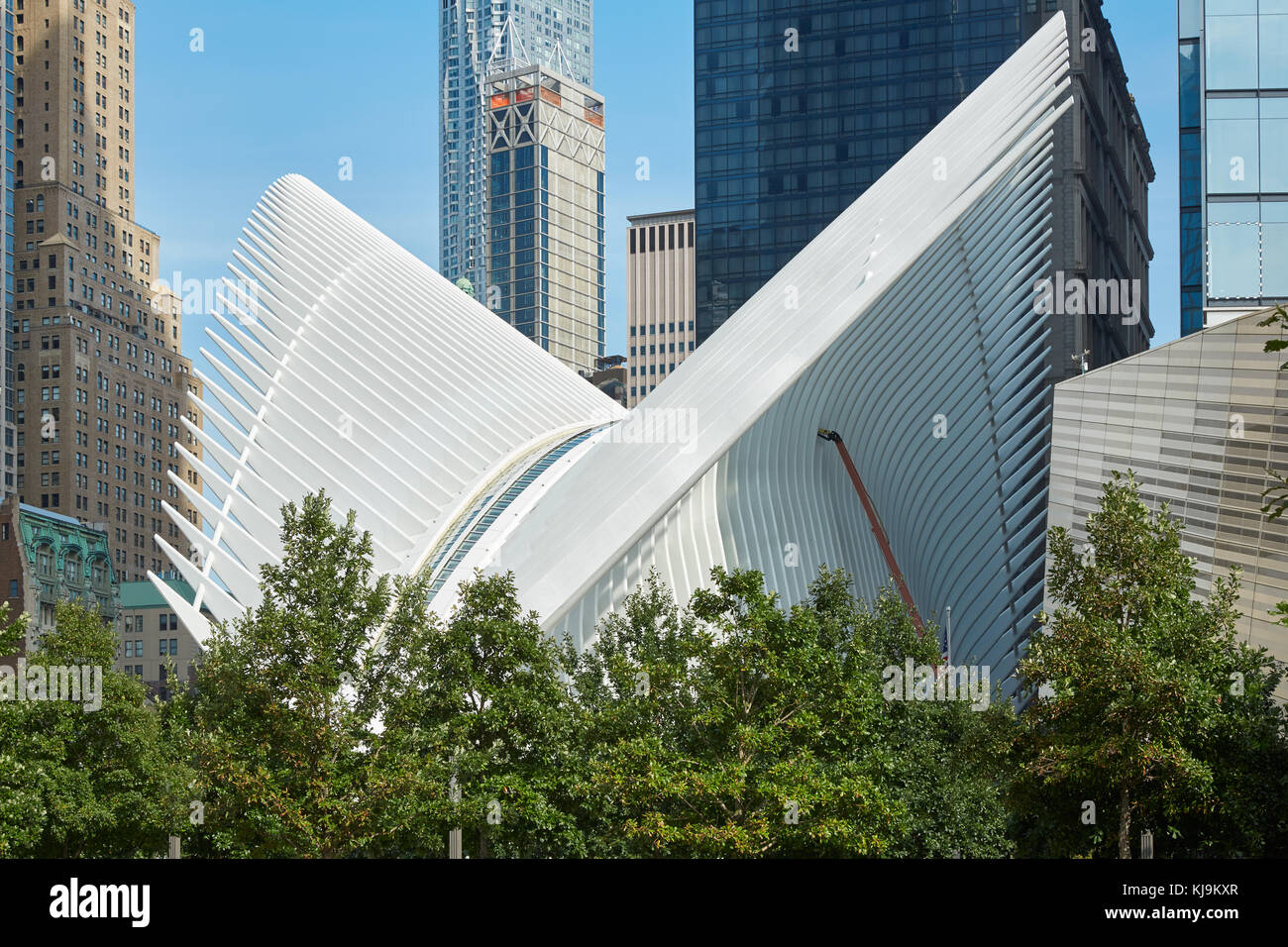 L'extérieur de l'Oculus white World Trade Centre station dans une journée ensoleillée à New York Banque D'Images