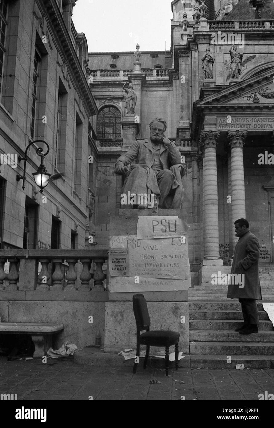 Philippe gras / le pictorium - mai 1968 - 1968 - France / Ile-de-France (région) / paris - statue de Victor Hugo. Banque D'Images