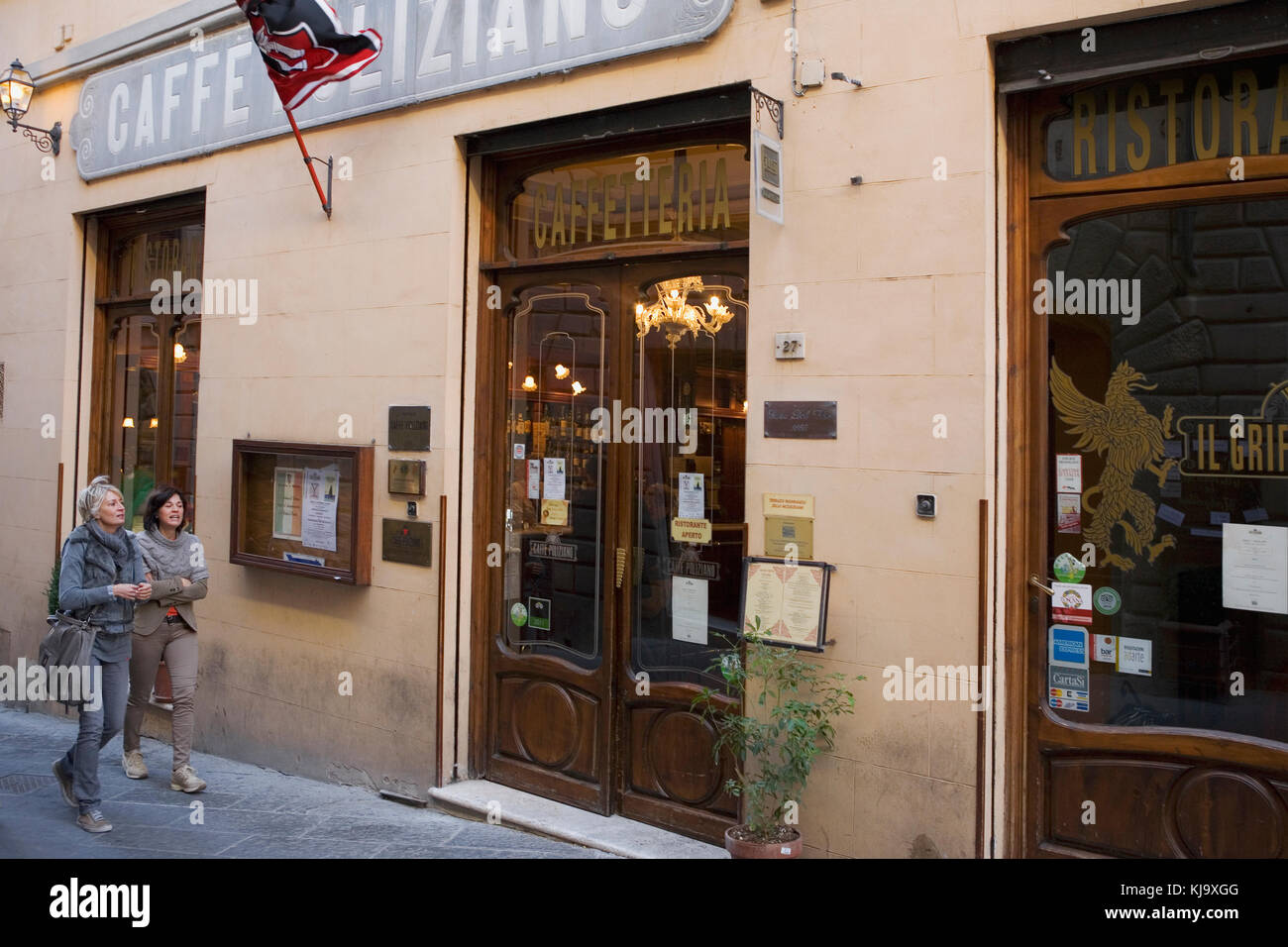 Le Caffé Poliziano, Via di Voltaia nel corso, Montepulciano, Toscane, Italie : célèbre café art nouveau Banque D'Images
