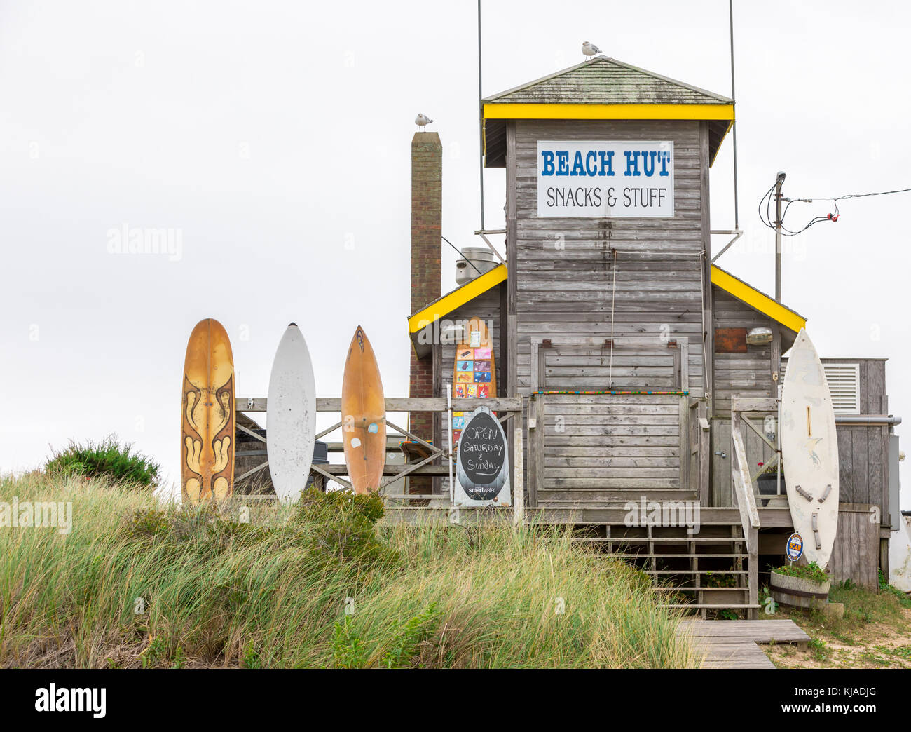 Cabane de plage en-cas et des choses à un côté de l'océan plage de long island, ny Banque D'Images