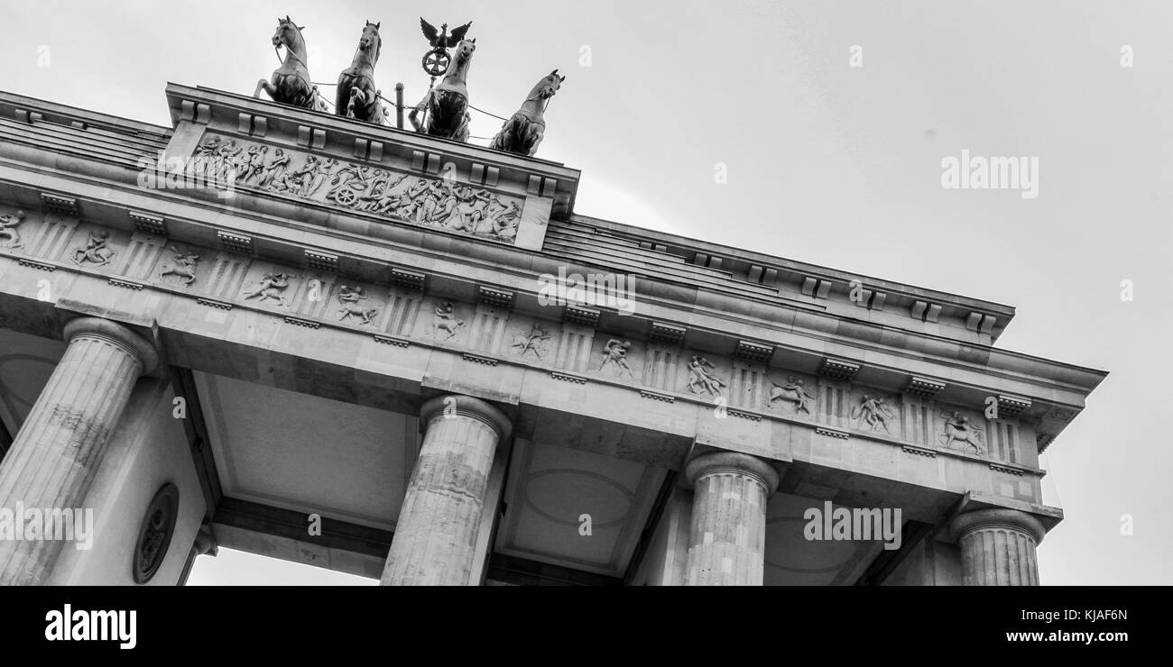 La porte de Brandebourg à Berlin Banque D'Images