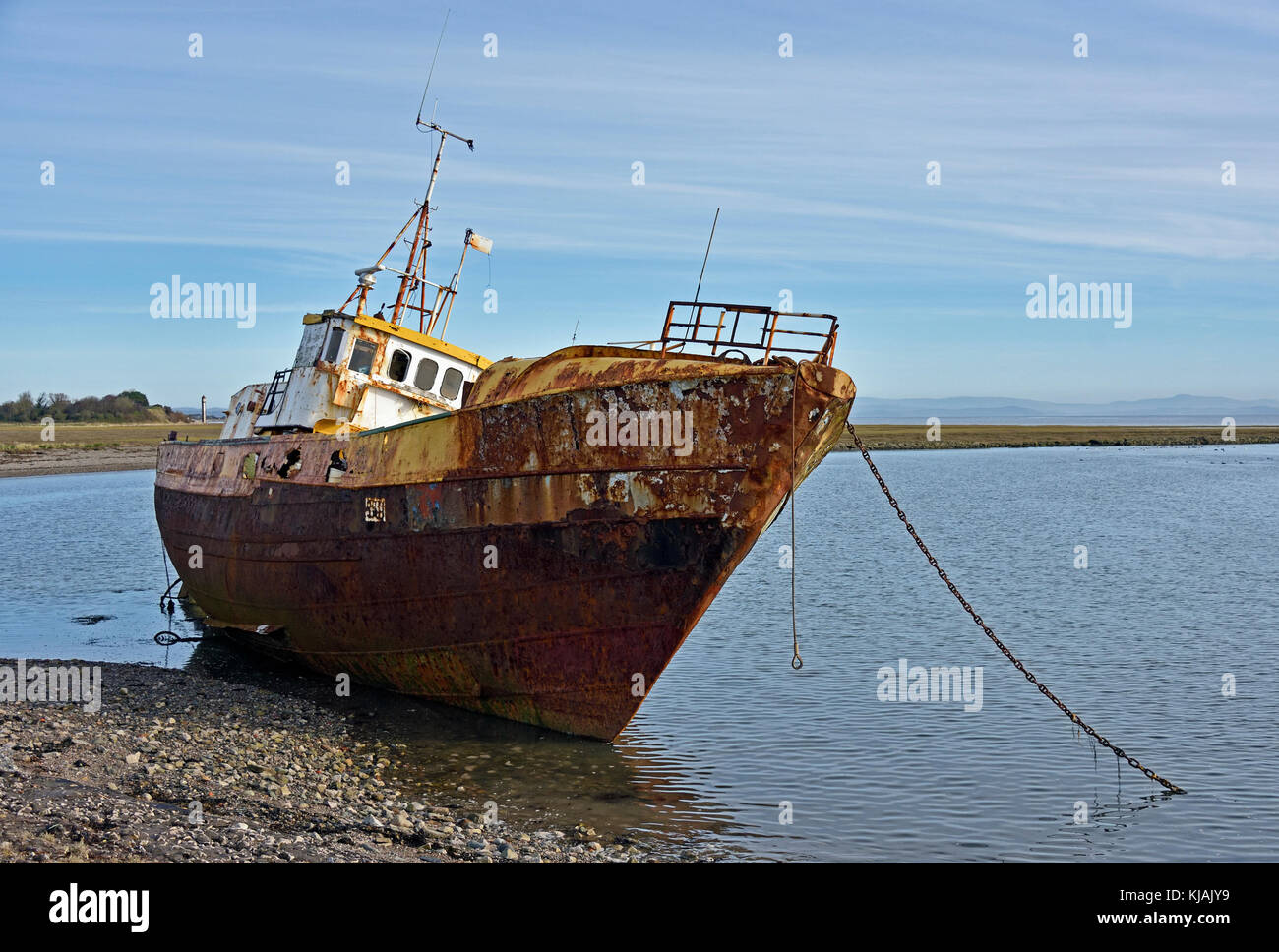 Les apparaux de pêche échoués sur chalutier. Rampside, La Baie de Morecambe, Cumbria, Angleterre, Royaume-Uni, Europe. Banque D'Images