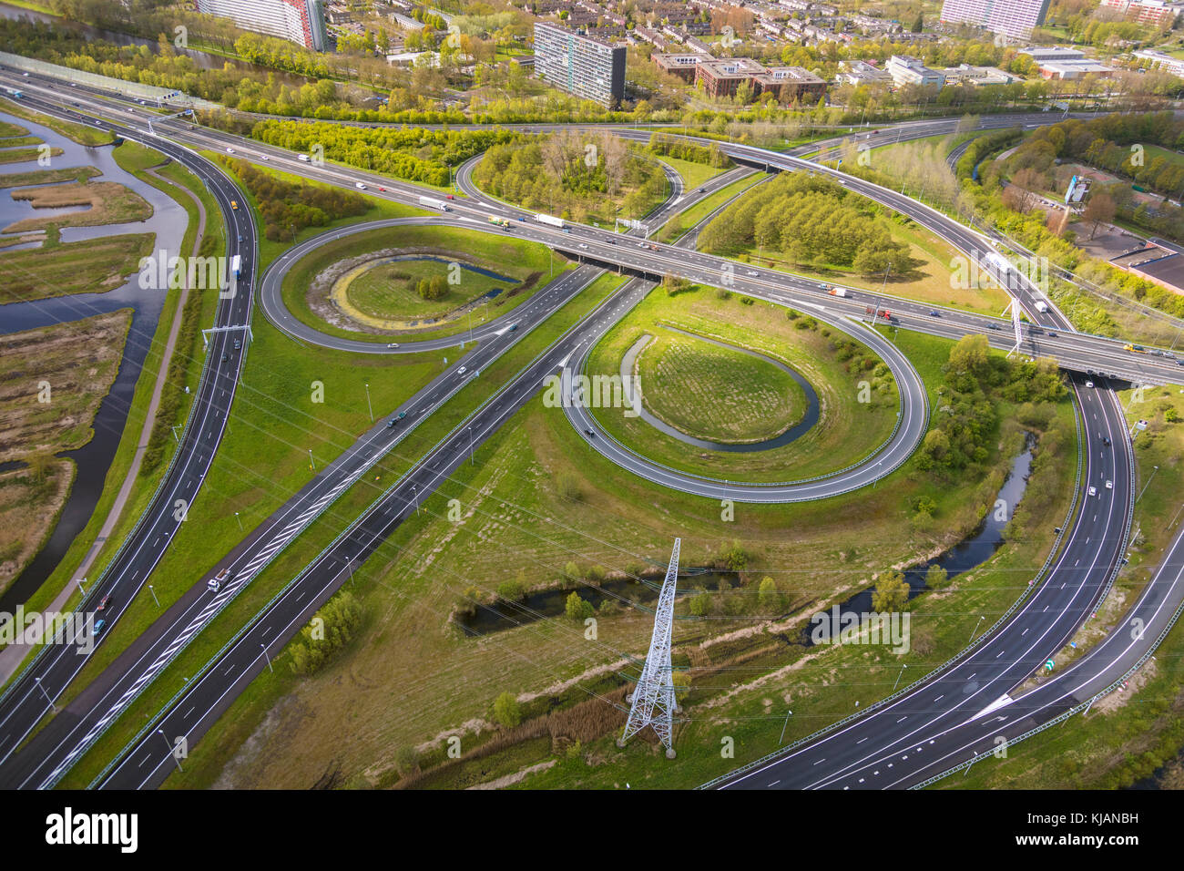Vue aérienne de jonctions de route, près d'Amsterdam, Pays-Bas Banque D'Images