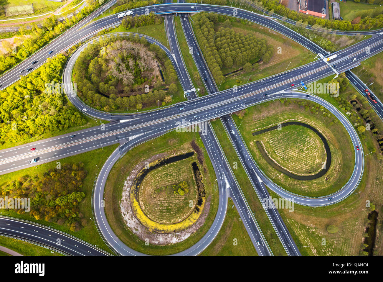 Vue aérienne de jonctions de route, près d'Amsterdam, Pays-Bas Banque D'Images