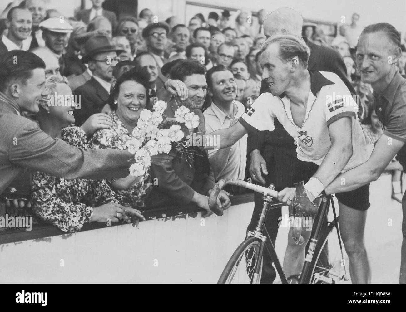 Une photographie de Rudolf Rasmussen et Chr. Pedersen de 1944, représentant les deux hommes dans un moment historique significatif. L'image donne un aperçu de leurs rôles pendant la seconde Guerre mondiale Banque D'Images