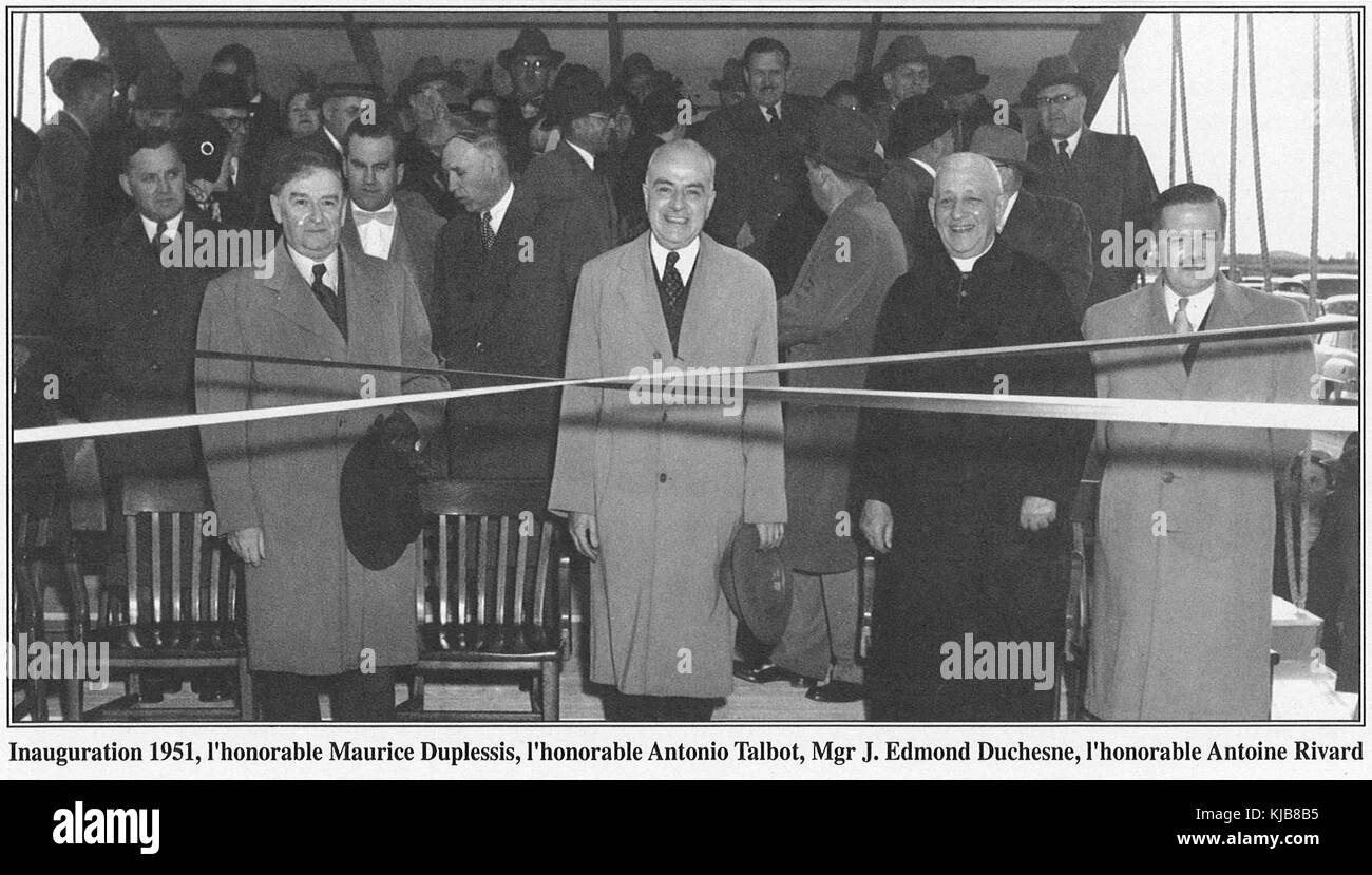 Cette image montre un segment clé du parcours d’inauguration d’un événement historique important. Il décrit la préparation, le contrôle de la foule et les éléments cérémoniels impliqués dans le processus d'inauguration. Banque D'Images