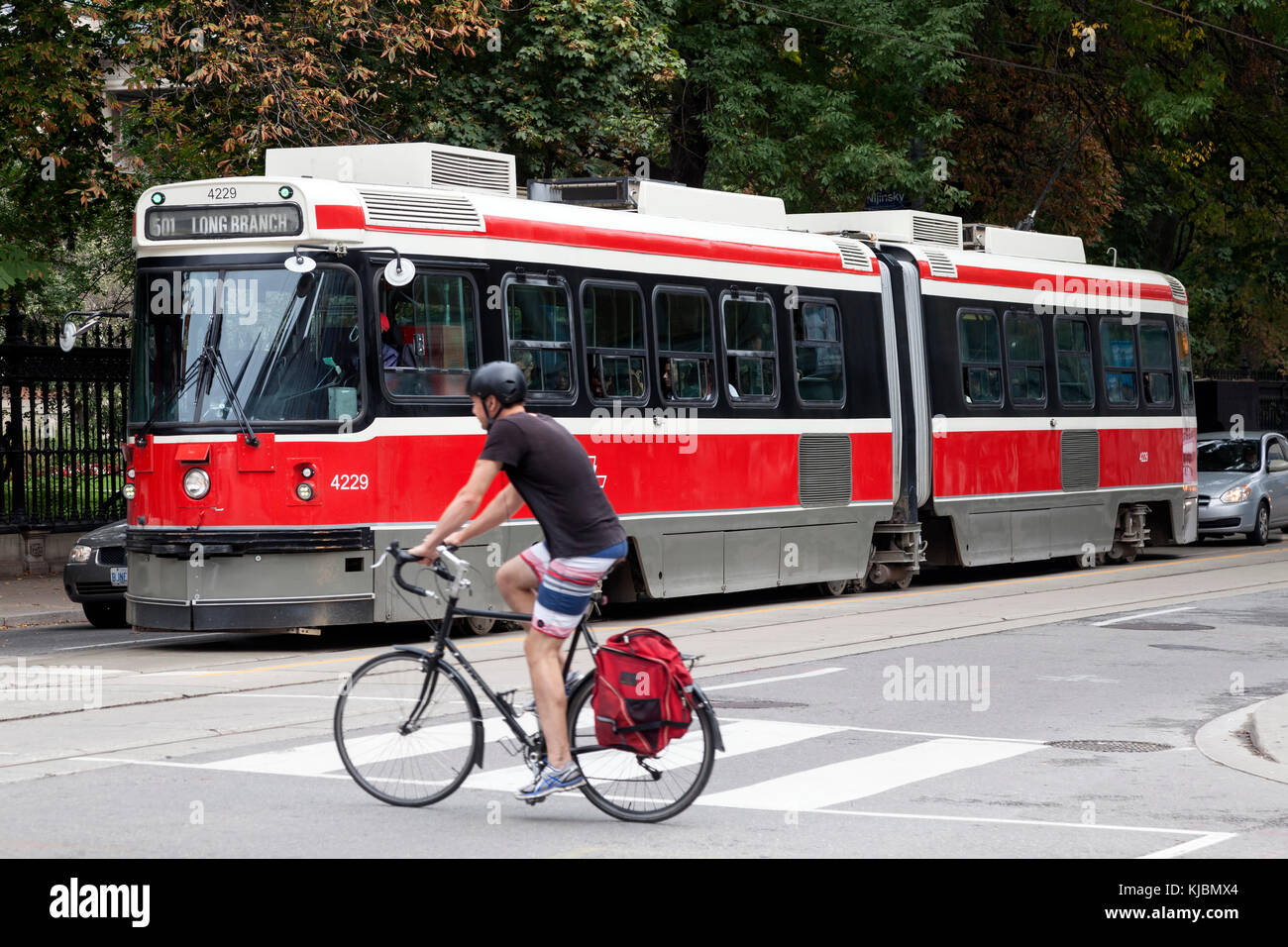 Toronto, Canada - oct 14, 2017 : le tramway dans la ville de Toronto. Les tramways de Toronto sont exploités par la Toronto Transit Commission (TTC) Banque D'Images