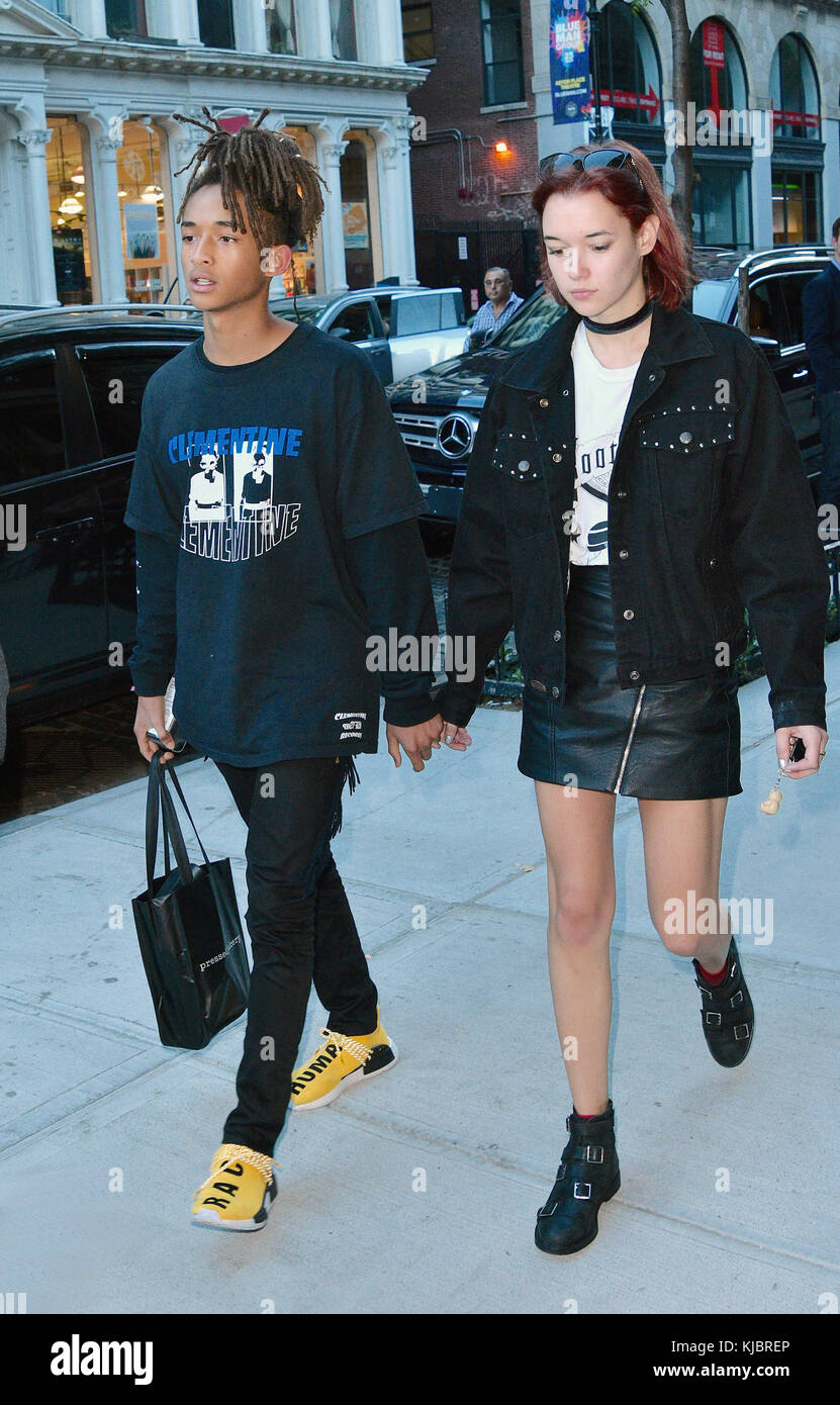 Jaden Smith Et Sa Copine New York, NY - 11 septembre : Jaden Smith promenades dans Soho avec sa  petite amie sarah snyde le 11 septembre 2016 à new york city people : Jaden  Smith, Sarah Snyder Photo Stock - Alamy