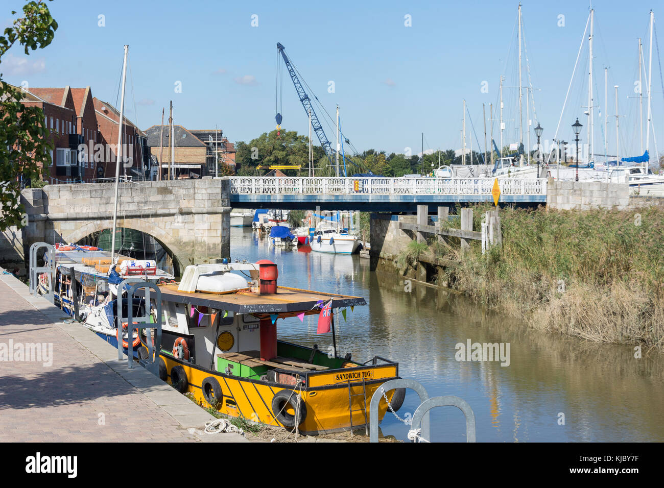 Town Quay et pont sur la rivière Stour, Sandwich, Kent, Angleterre, Royaume-Uni Banque D'Images