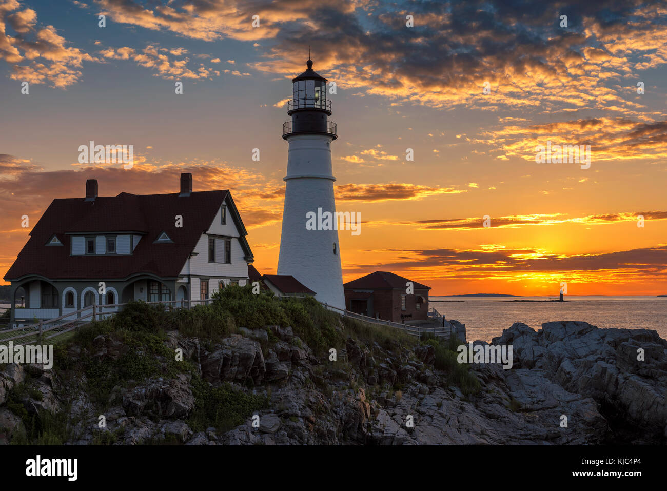 Lever du soleil à l'emblématique magique de phare de portland de Portland, Maine. Banque D'Images