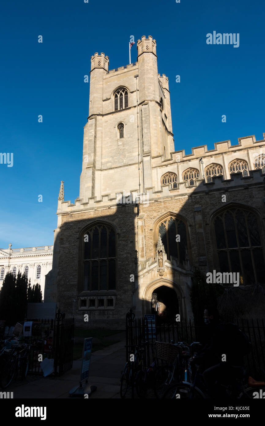 Grand St Marys church dans l'ombre centre-ville de Cambridge Banque D'Images