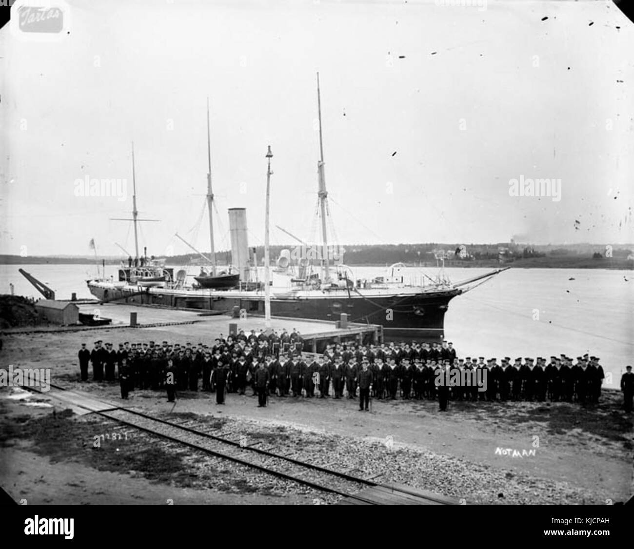 Le HMS Tartar et l'équipage à Halifax vers 1893 LAC 3333070 Banque D'Images