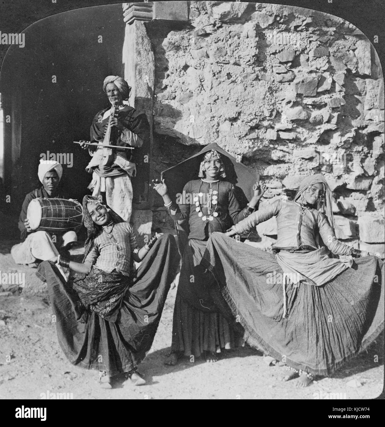 Professsional danseuses dans les rues de Old Delhi, Inde Banque D'Images