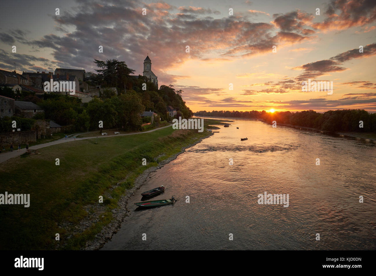 Saint Florent le vieil sur la Loire au coucher du soleil en France Banque D'Images