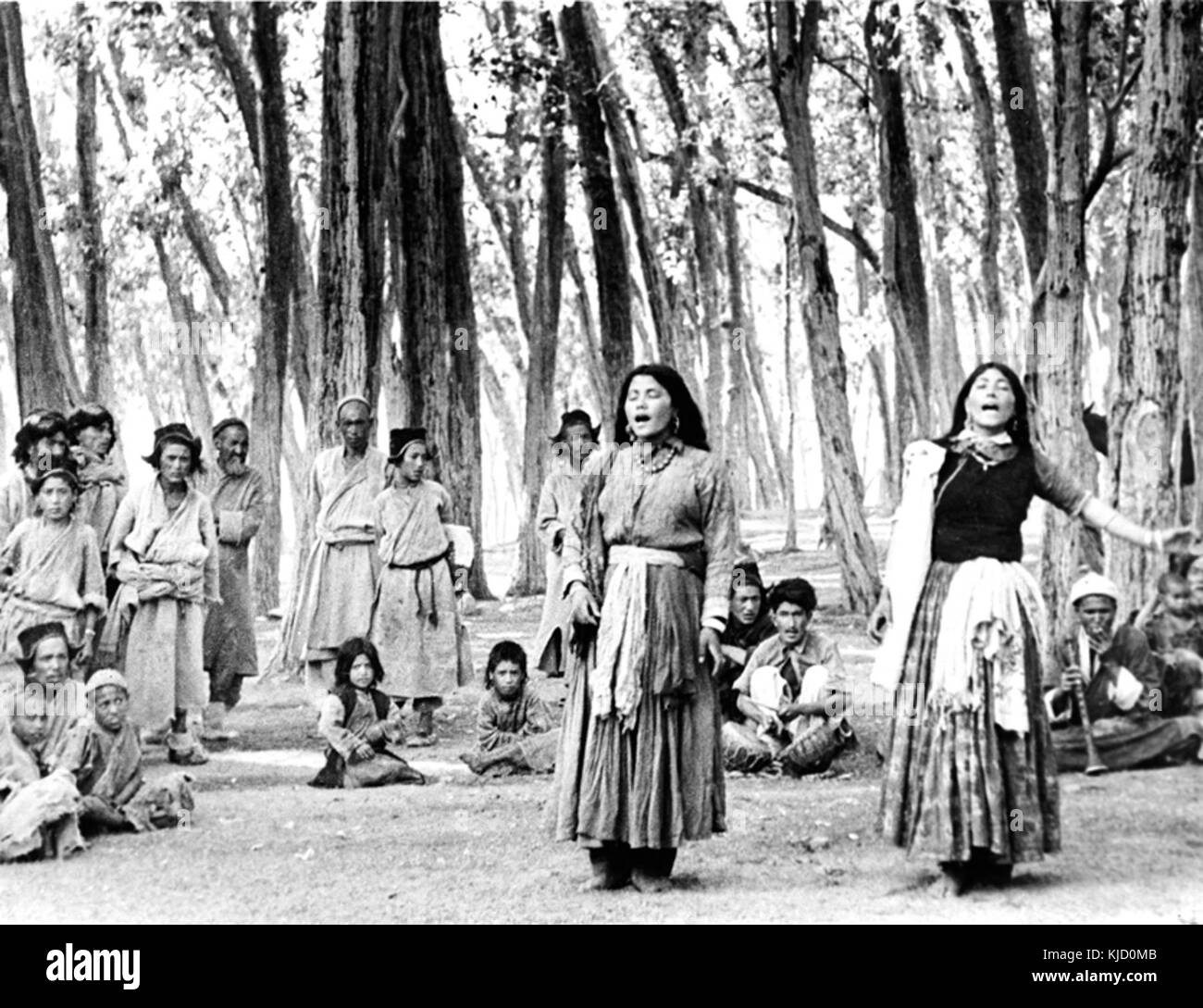 Filles dansant ladakhis Banque D'Images