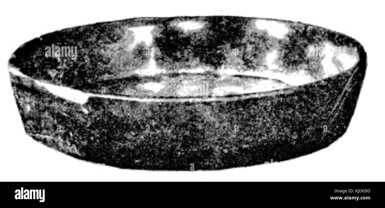 La plaque Aqiq, découverte dans le Bimarstan de Qalawon, est un artefact de la période islamique médiévale, reflétant l'art et l'artisanat de l'époque. La plaque est connue pour sa conception détaillée et son importance dans l'histoire de l'art islamique. Banque D'Images