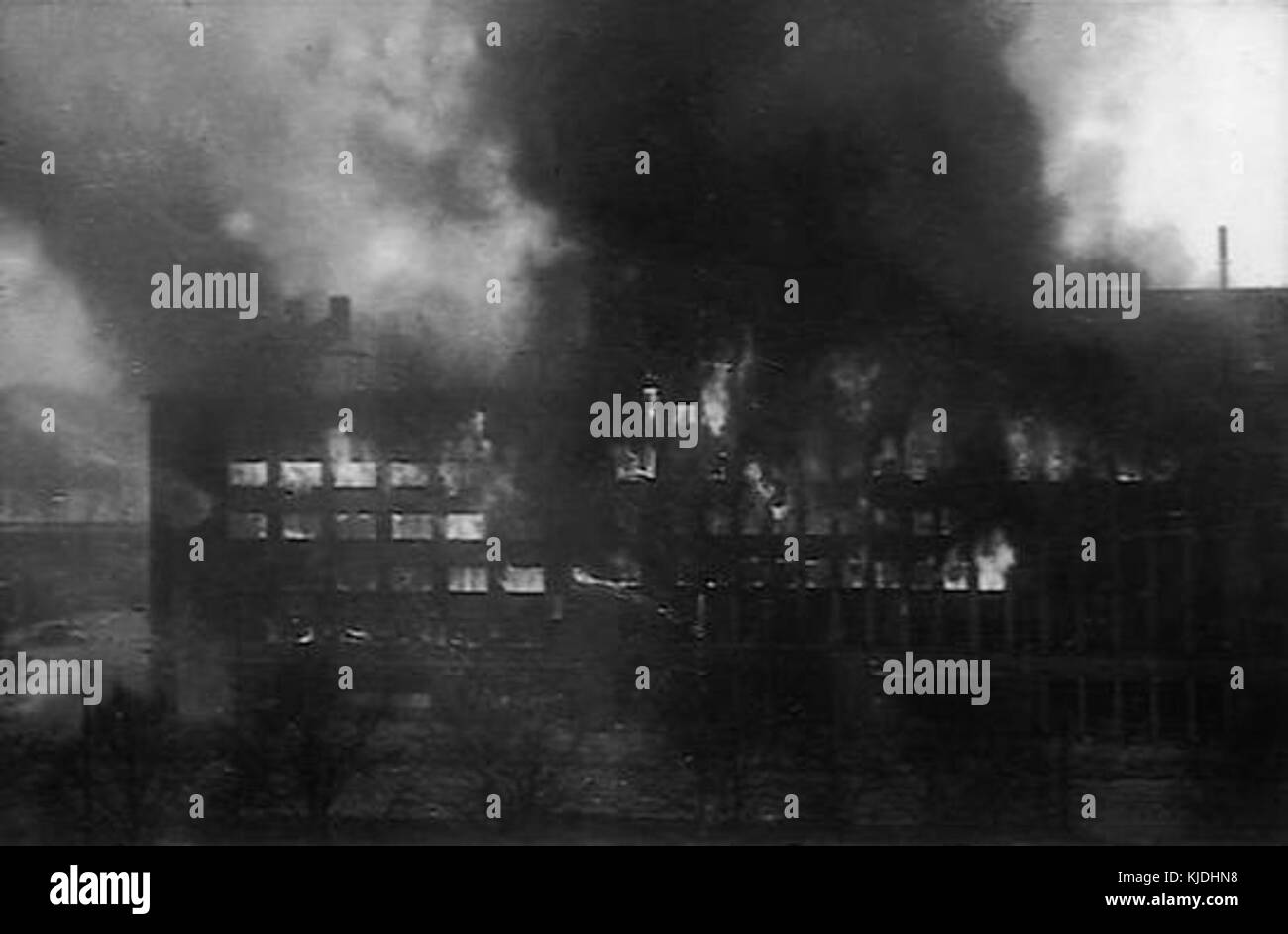 Shellhuset on fire 2 Banque D'Images