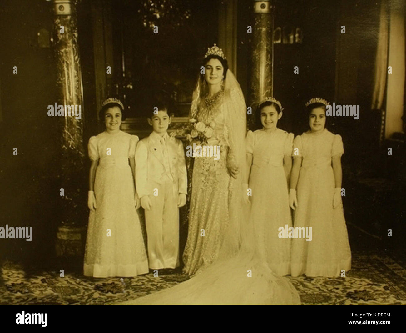 La Reine Farida dans sa robe de mariage Banque D'Images