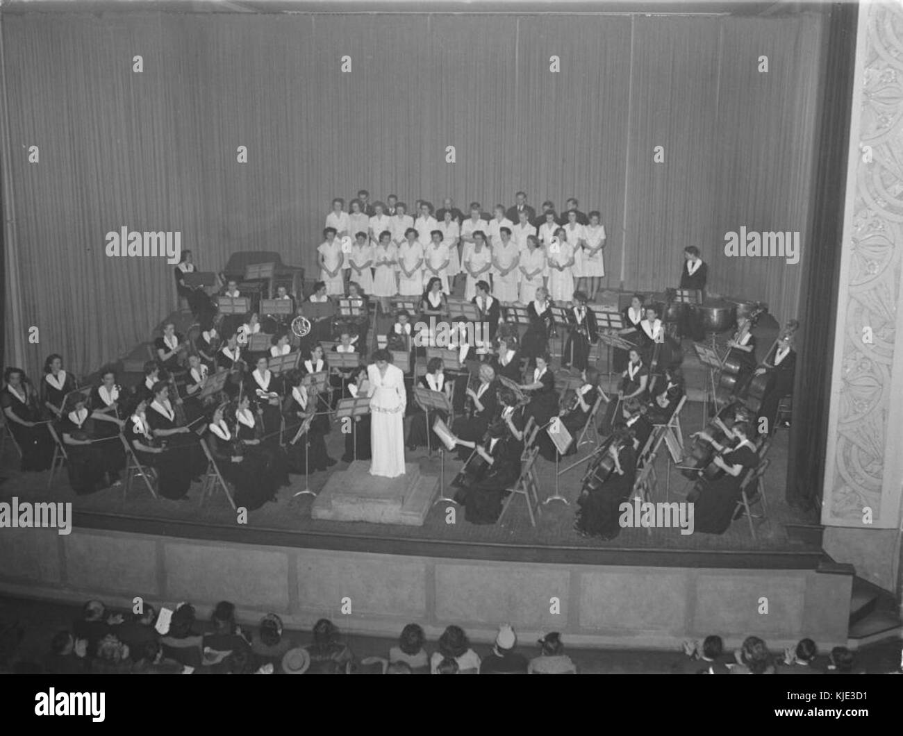 La musique. Mt. Women's Symphony Orchestra BAnQ P48S1P13795 Banque D'Images