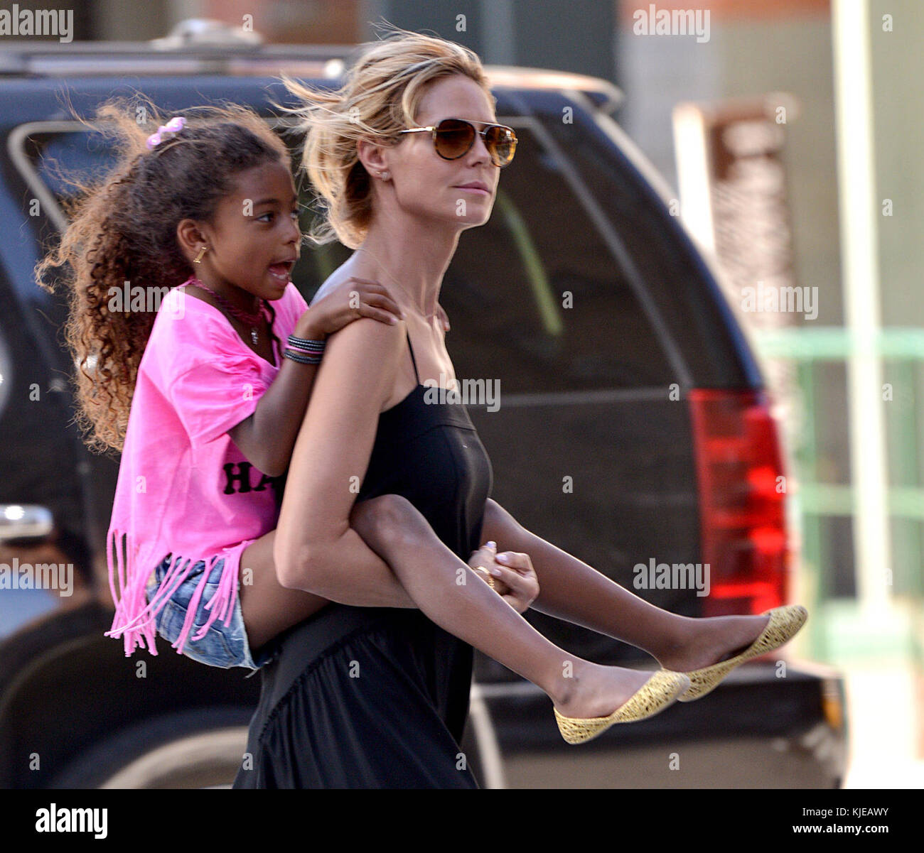 NEW YORK, NY - 10 JUIN : Heidi Klum avec ses enfants - fils Henry Samuel, fils Johan Samuel, fille Helene (Leni) Samuel et fille Lou Sulola Samuel - sont vus le 10 juin 2016 à New York City People : Heidi Klum, Kids Banque D'Images