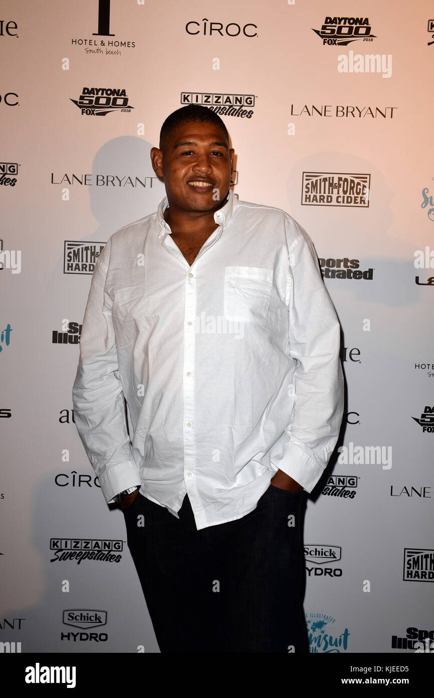 Miami Beach Fl 17 Fevrier Omar Benson Miller Assiste Au Maillot De Bain Illustre Sportif 16 Swim q Vip Le 17 Fevrier 16 A Miami Beach Floride Personnes Omar Benson Miller Photo Stock Alamy