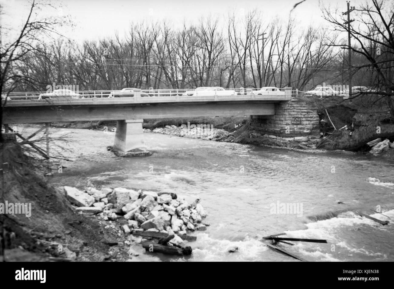 L'autoroute 7 pont traversant la rivière Humber près de l'avenue Islington, Woodbridge, Ontario, 1954 Banque D'Images