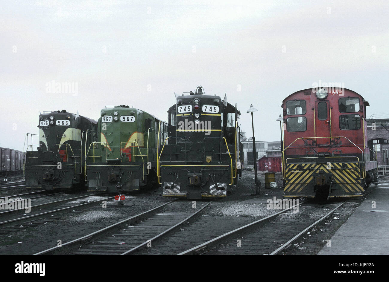 La puissance de la ligne de côte littoral dans quatre systèmes de peinture, SAL Yard, Richmond, Virginie le 16 novembre 1968 (21856819594) Banque D'Images