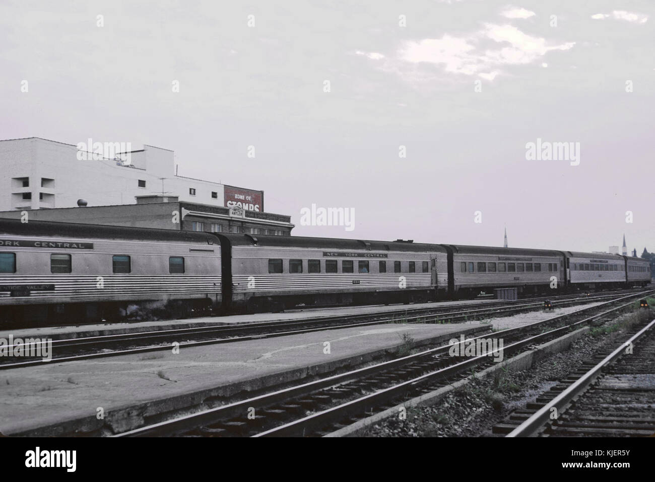 15, le train de New York Ohio State Ltd est composé à la gare Union de Dayton le 15 juillet 1967 Banque D'Images