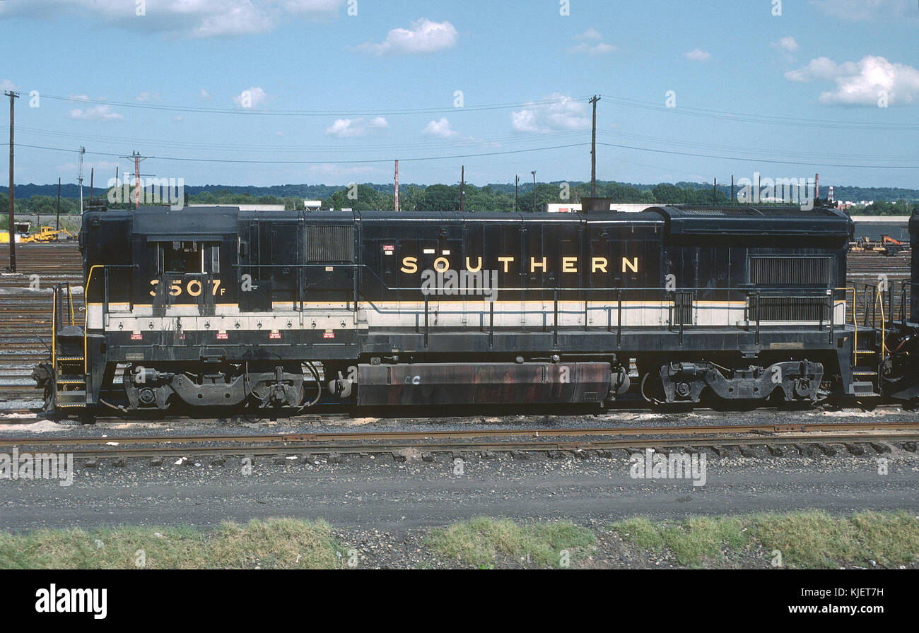 3507 Chemin de fer du Sud, un B30 7A1, à Potomac Yard à Alexandria, VA le 15 août 1987 (22370823698) Banque D'Images