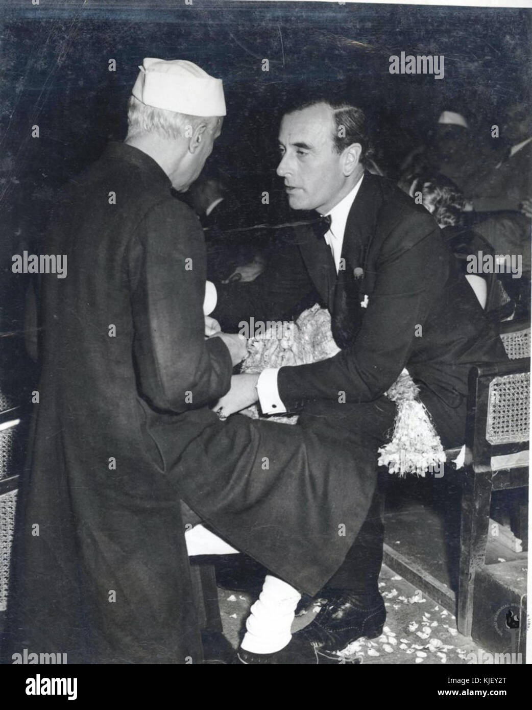 Jawaharlal Nehru avec Lord Mountbatten Banque D'Images