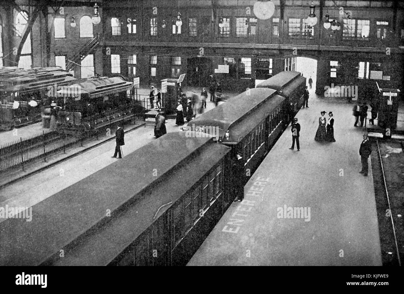 Photographie de l'intérieur du terminal Sullivan Square, une extrémité de la ligne du chemin de fer élevé de Boston, Boston, Massachusetts, Boston, Massachusetts, 1913. Banque D'Images