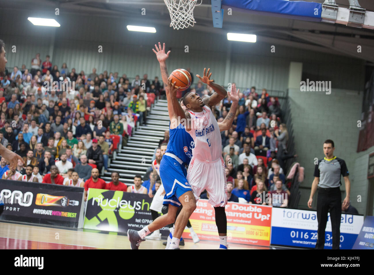 Leicester, Royaume-Uni. 24 nov, 2017. qualification de la coupe du monde de la FIBA, l'équipe de support, go contre la Grèce. Leicester, Leicester arena. crédit : carol moir/Alamy live news Banque D'Images