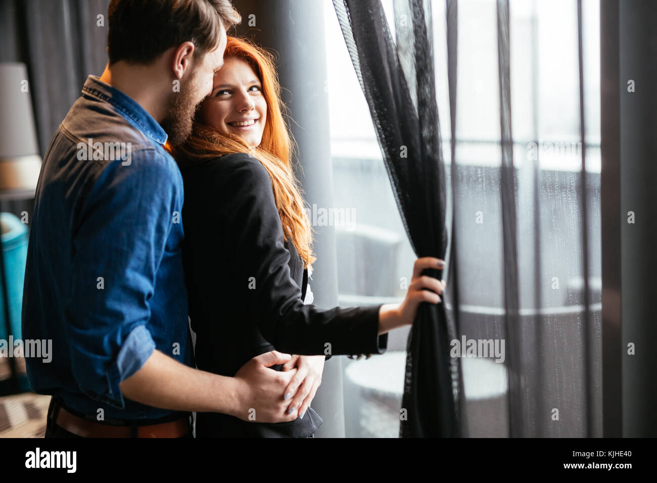 Couple romantique des émotions et le partage de bonheur Banque D'Images