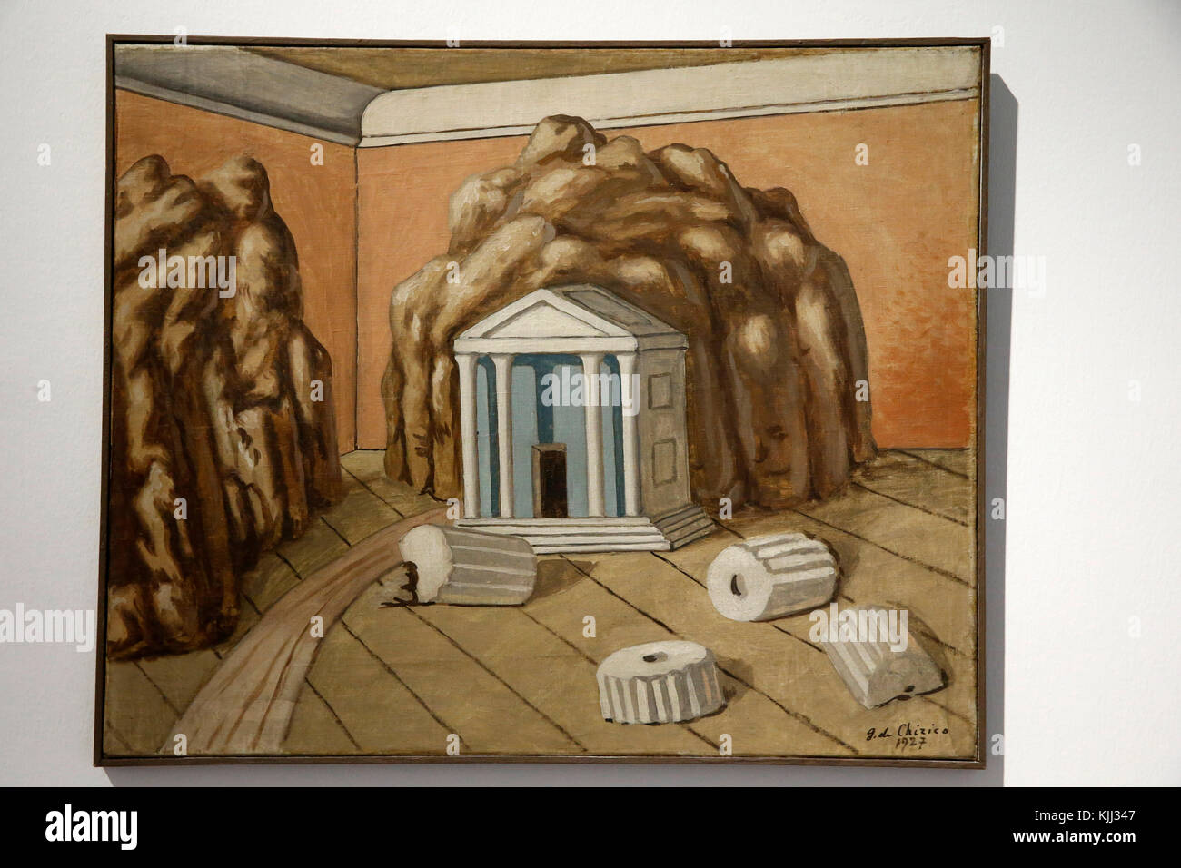 Musée d'Art Moderne, Rome. Giorgio de Chirico. Il tempio nella stanza. 1927. Cette image n'est pas tombŽe dans le domaine public. Il faut obligatoir Banque D'Images