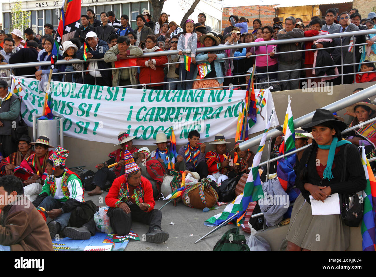 Les membres de la CONAMAQ highland les peuples autochtones à attendre de l'union bienvenue le VIII Mars dans la défense de la TIPNIS comme il arrive à La Paz, Bolivie Banque D'Images