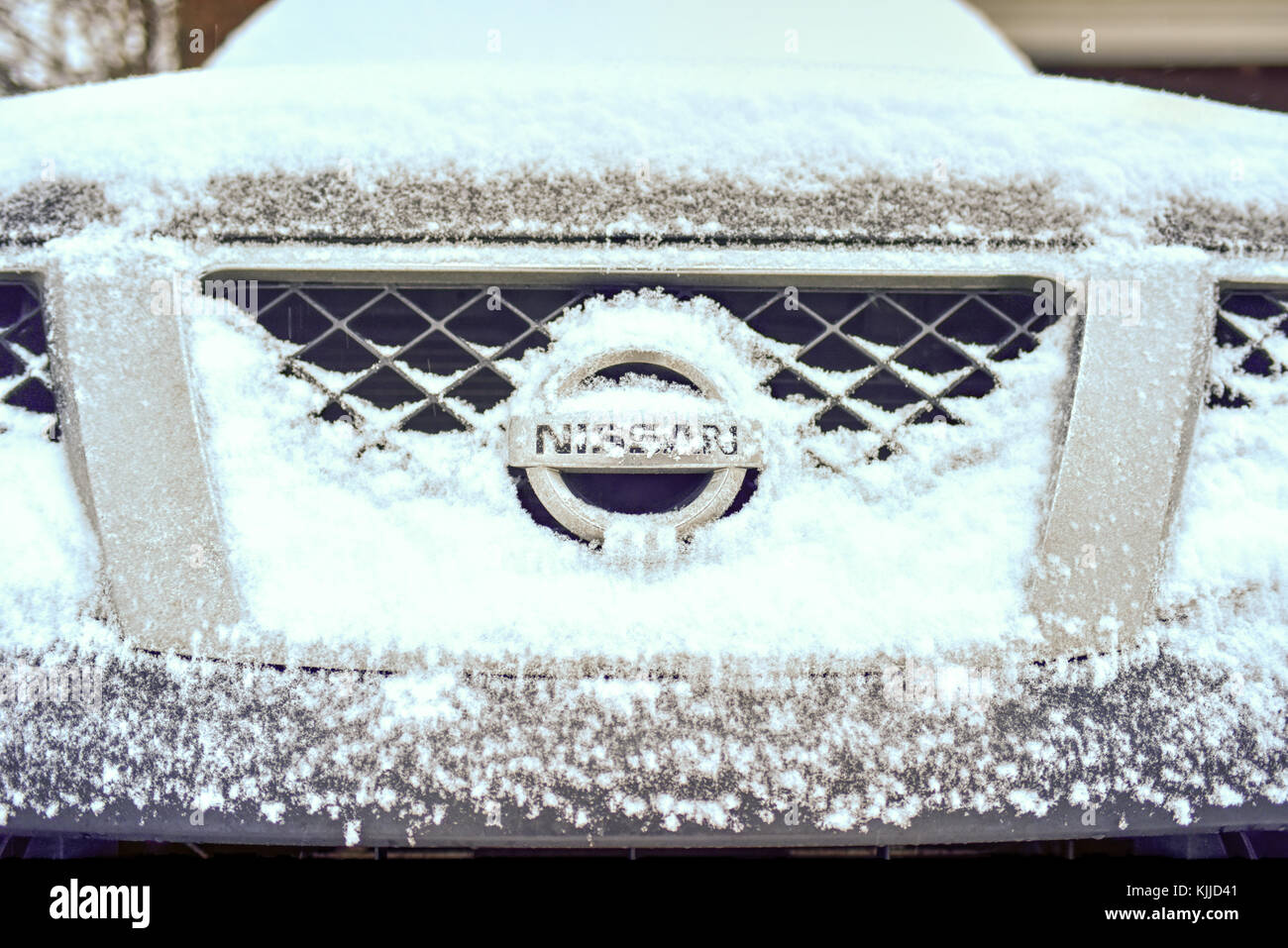 Brooklyn, New York - 1 mars 2015 : avant d'une camionnette Nissan lors d'une tempête. Banque D'Images