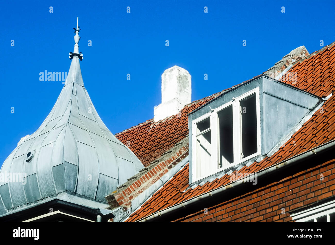 Vue sur le toit dans la ville pittoresque d'Ebletoft au Danemark Banque D'Images