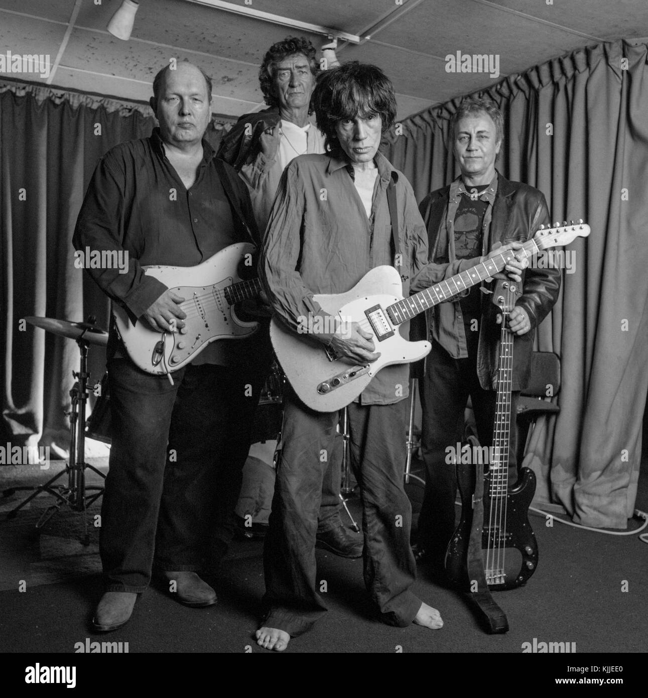 Les Seuls, un groupe de rock anglais photographié dans leurs studios de répétition après avoir réformé en 2007, Londres, Angleterre, Royaume-Uni. Banque D'Images