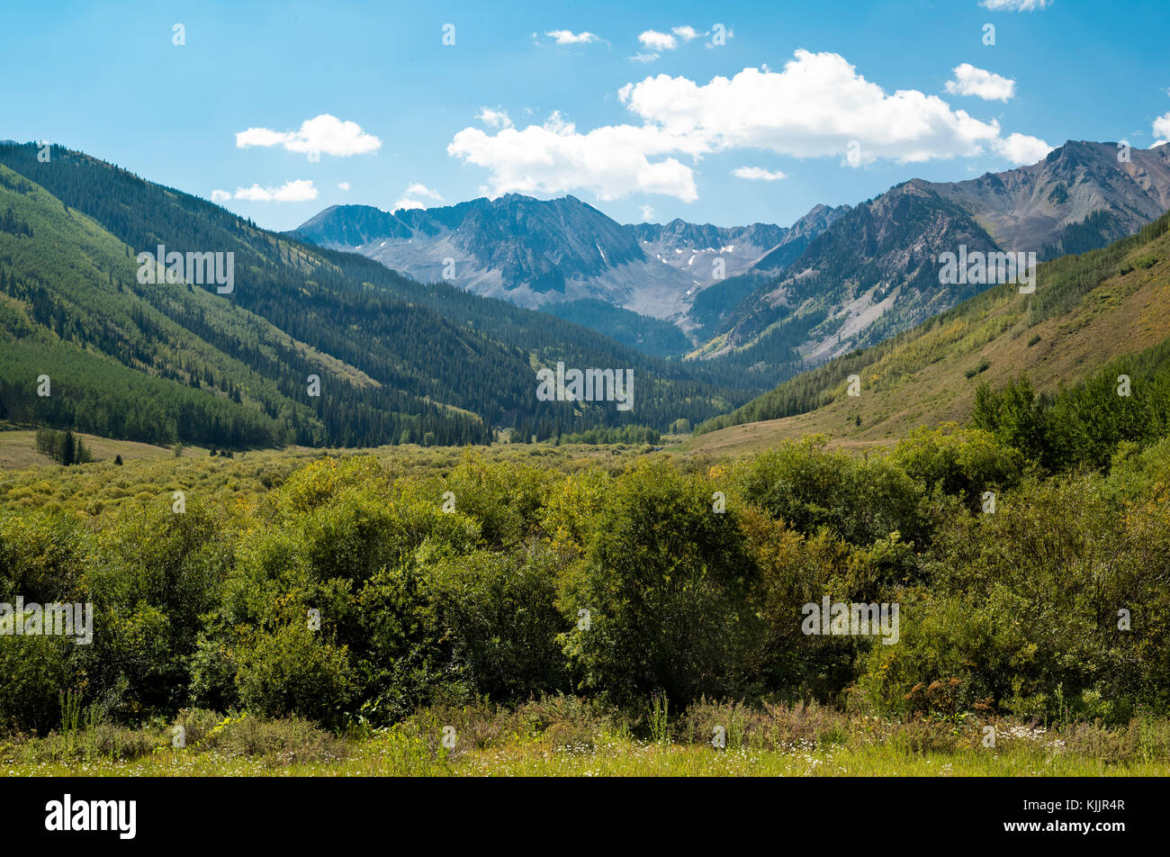 STAR & CHÂTEAU PEAKS ELK MOUNTAIN RANGE TAYLOR COL WHITE RIVER NATIONAL FOREST ASHCROFT, COLORADO 81611 Banque D'Images