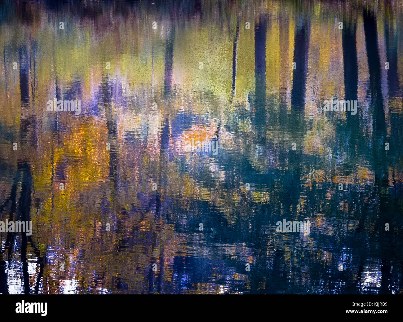 Réflexions sur un lac CONNECTICUT Banque D'Images