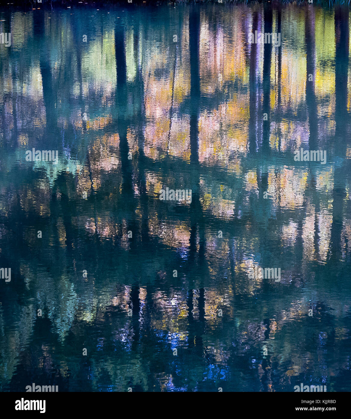 Réflexions sur un lac CONNECTICUT Banque D'Images