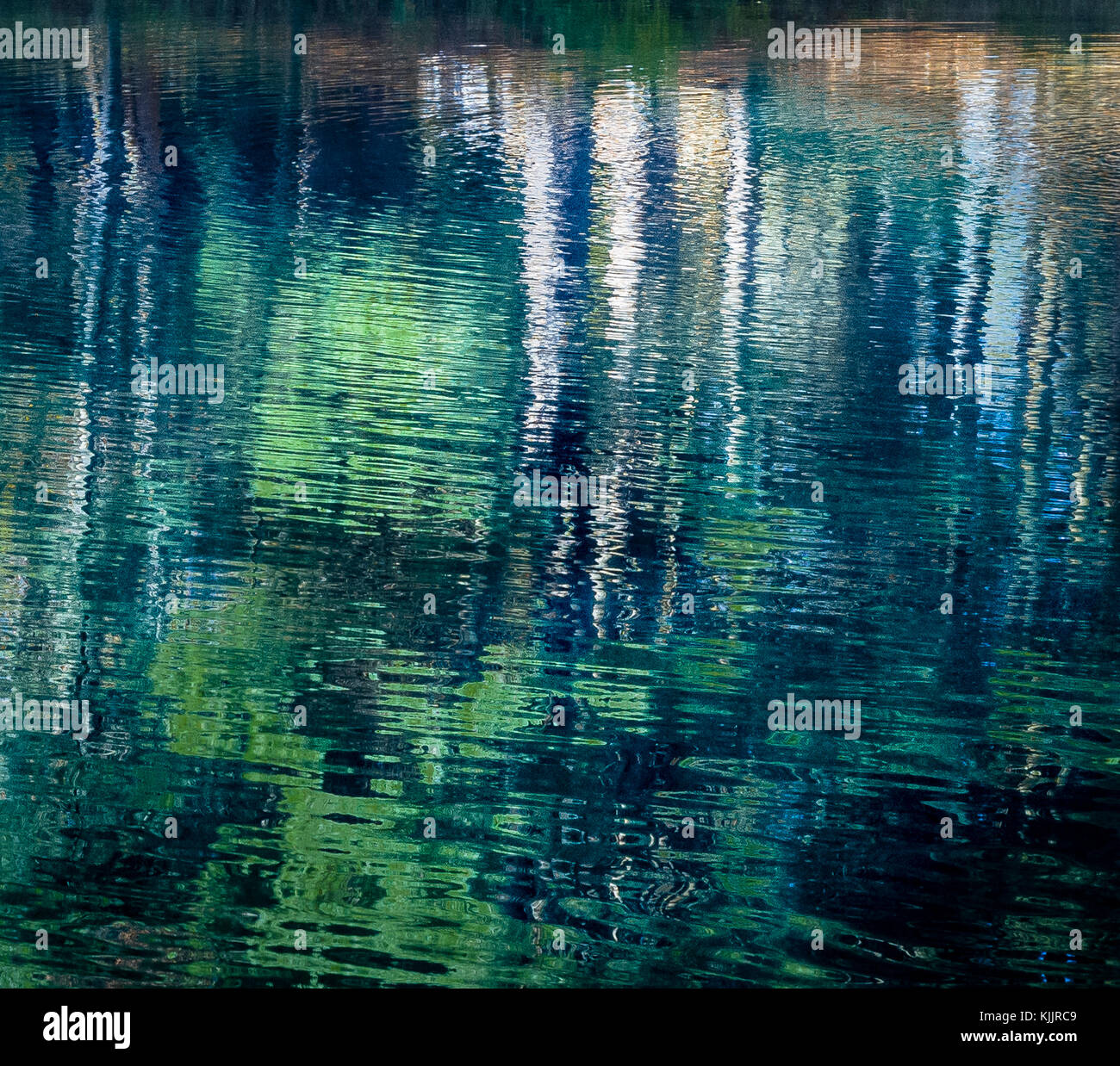 Réflexions sur un lac CONNECTICUT Banque D'Images