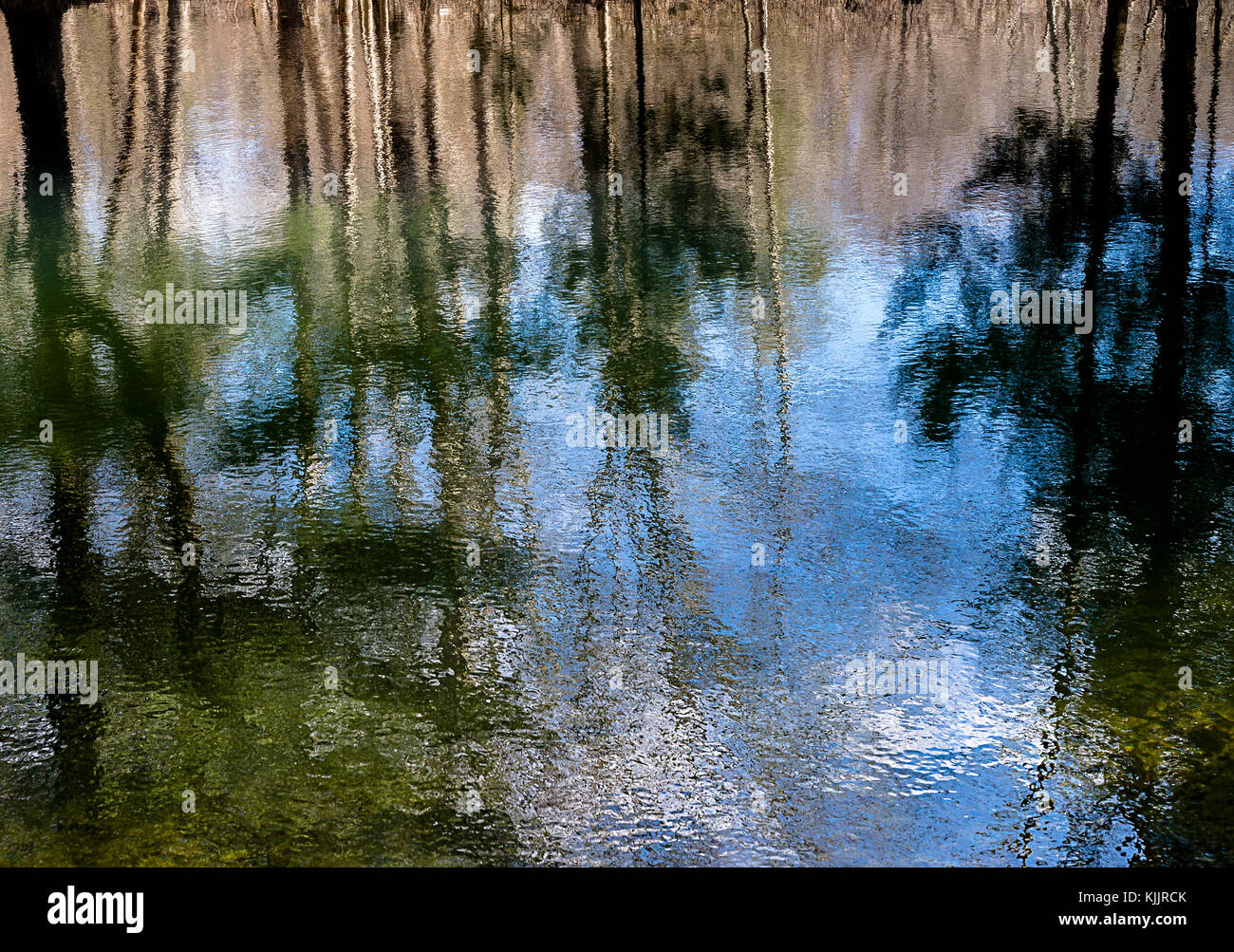 Réflexions sur un lac CONNECTICUT Banque D'Images