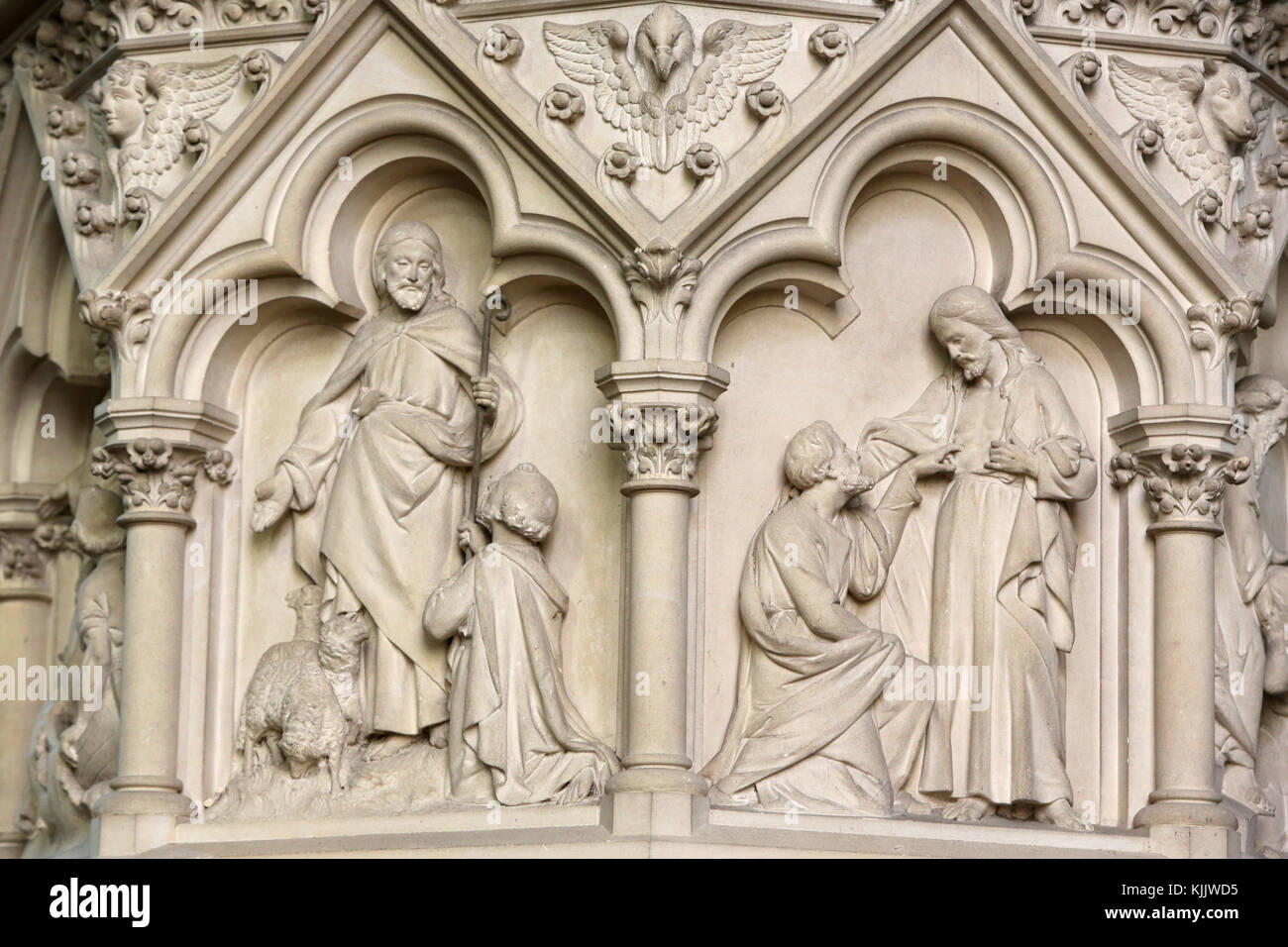 St Martin's Catholic Church, Villers sur Mer, France. Reliefs. Banque D'Images