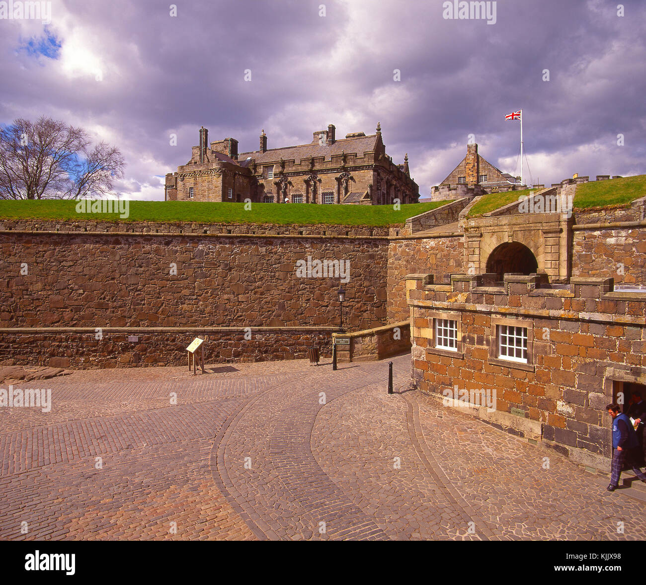 Vue prise de l'intérieur les murs extérieurs du château de Stirling, Stirling, Ecosse centrale Banque D'Images