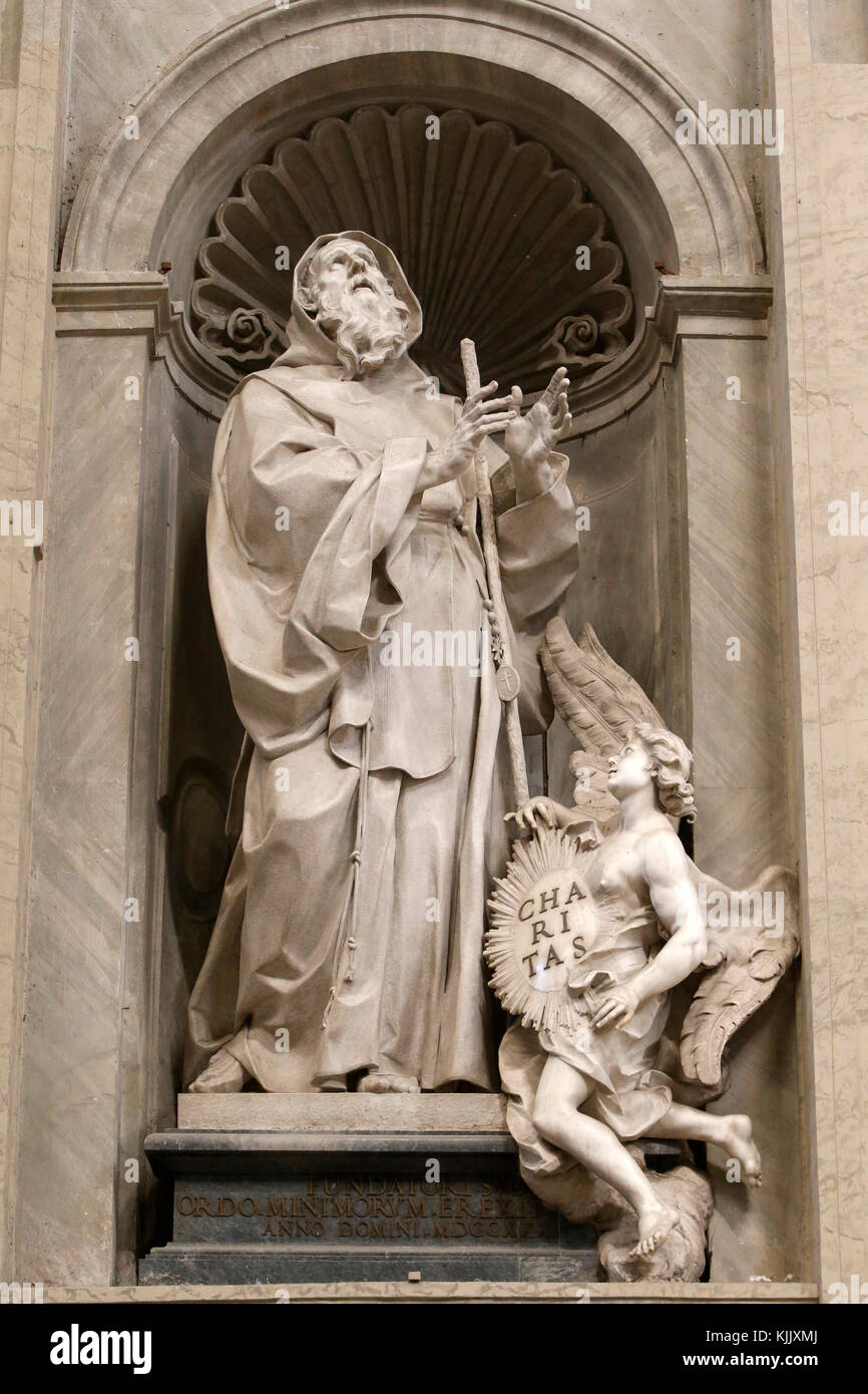 Statue dans la basilique Saint-Pierre, à Rome. St François de Paule. L'Italie. Banque D'Images