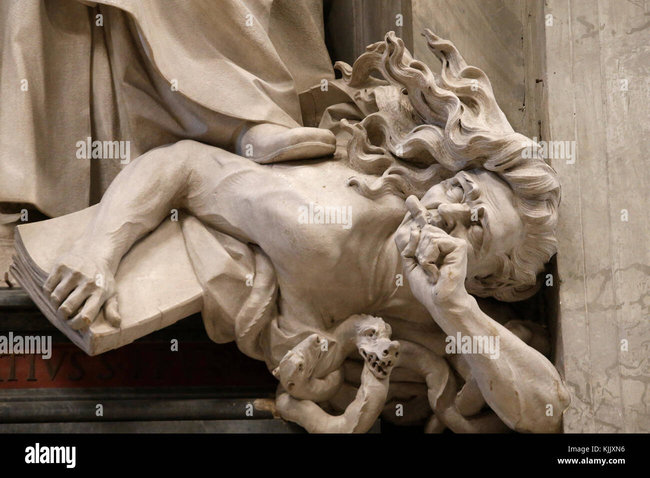 Détail d'une statue de saint Ignace dans la basilique Saint-Pierre, à Rome. L'Italie. Banque D'Images