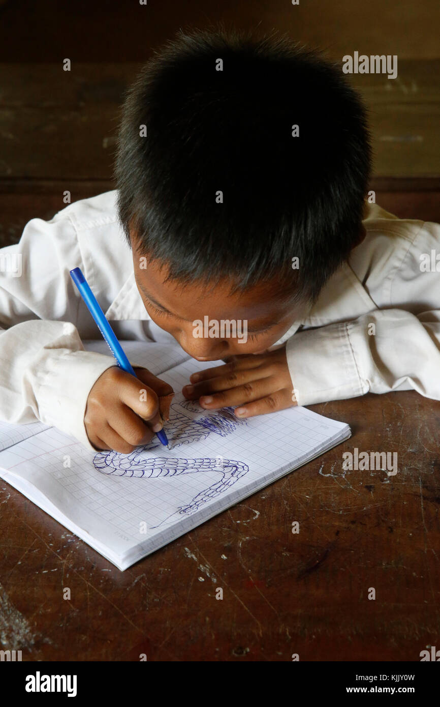 Dessin d'écolier cambodgien. Battambang. Le Cambodge. Banque D'Images