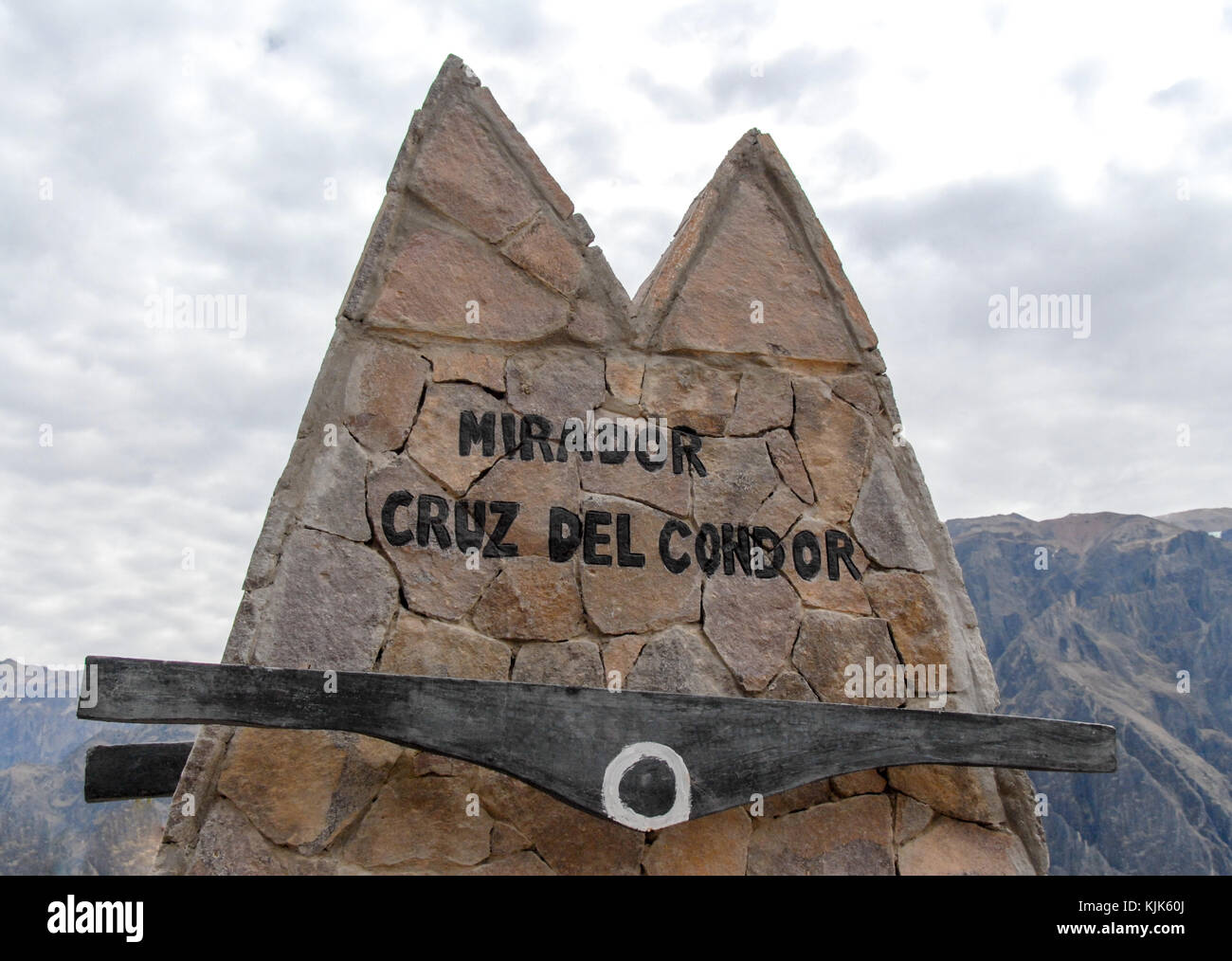 Mirador Cruz del Condor dans le canyon de colca, Pérou. view point pour les condors dans l'un des plus profond canyon's. Banque D'Images