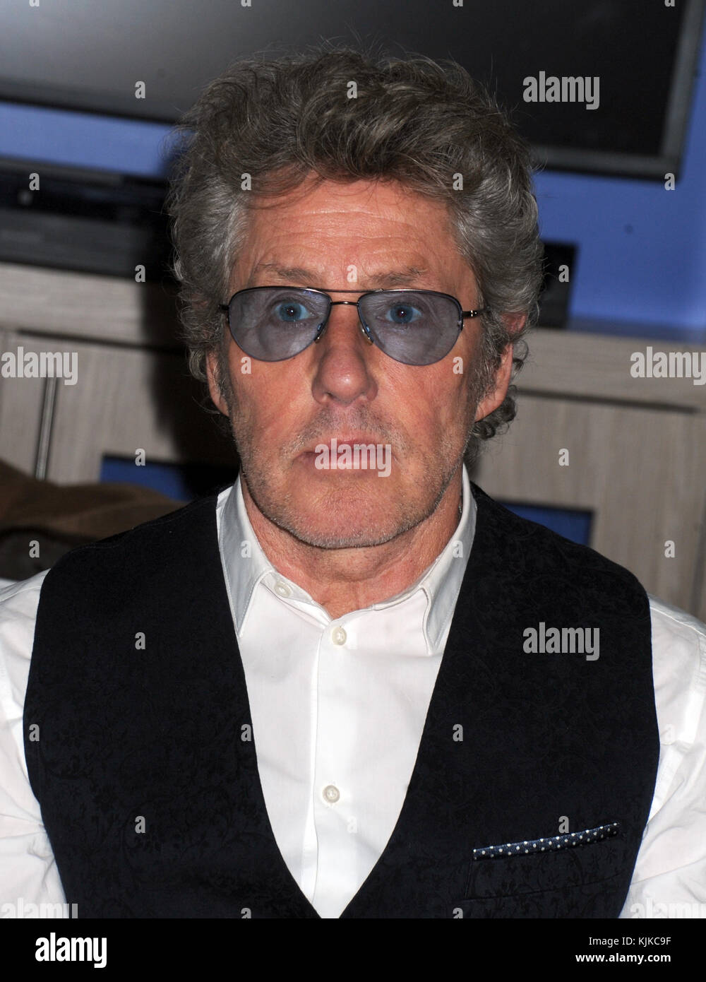 New York, NY - 18 mars : Roger daltrey (l) et Pete Townshend du qui assistent à l'ouverture de la Memorial Sloan Kettering Cancer Center de neuf adolescentes et les jeunes l'espace lounge au Memorial Sloan Kettering Cancer Center le 18 mars 2016 dans la ville de New York. Personnes : Roger daltrey Banque D'Images